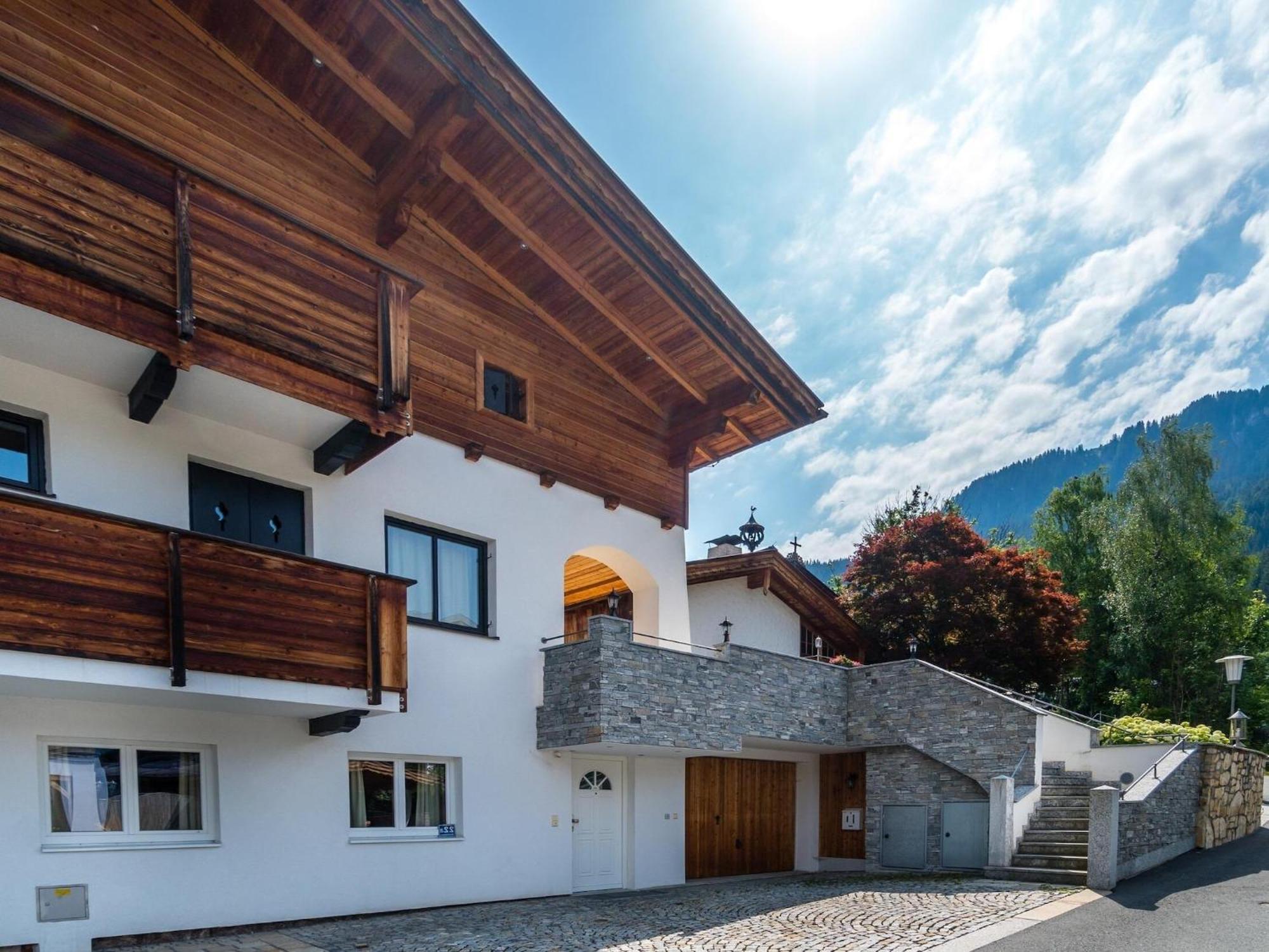 Apartment Near The Hahnenkamm Cable Car Kitzbühel Exterior foto